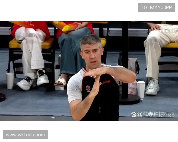 科尔谈SGA与巴特勒造犯规技巧强调防守时应向裁判展示双手